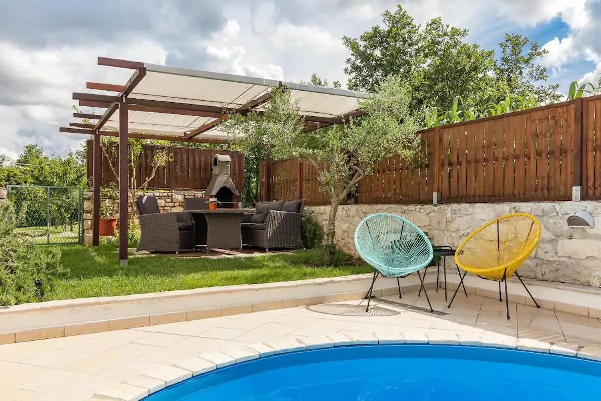 Apartment Paola With Private Pool Antonci